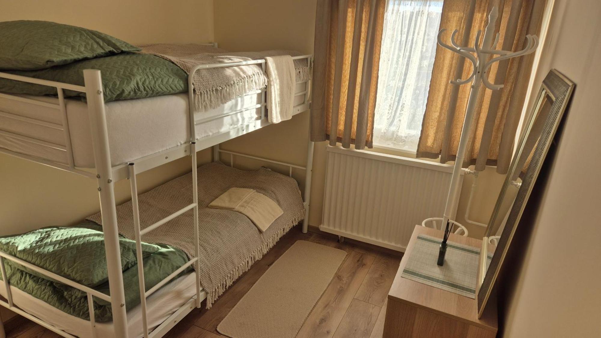 Homestay Bunk Bed Cozy Nights Derby